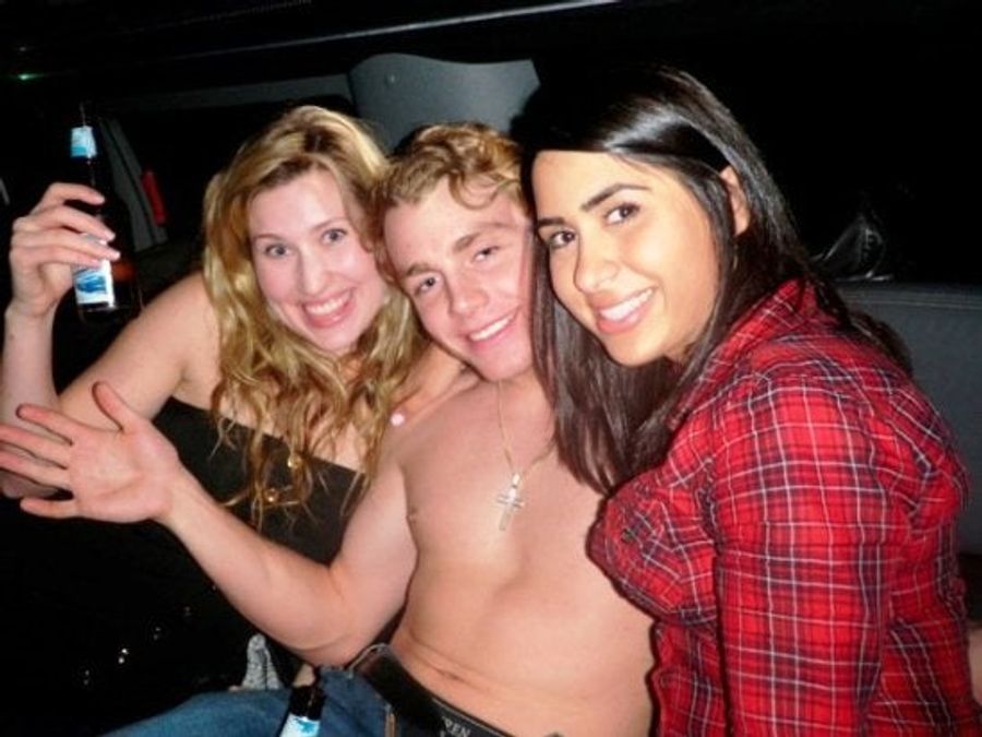 Hockey Players Have Surprisingly Average, If Hairless Bodies