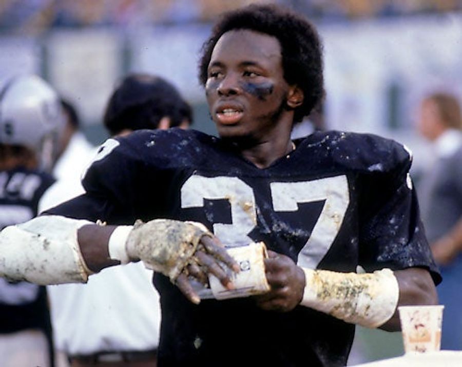 A-HOLE COACH DIGEST: The One Where Lester Hayes Ruins A 12-Year-Old