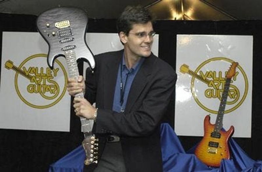 The Fake Chip Caray Twitter Is Up, And It Is Gold
