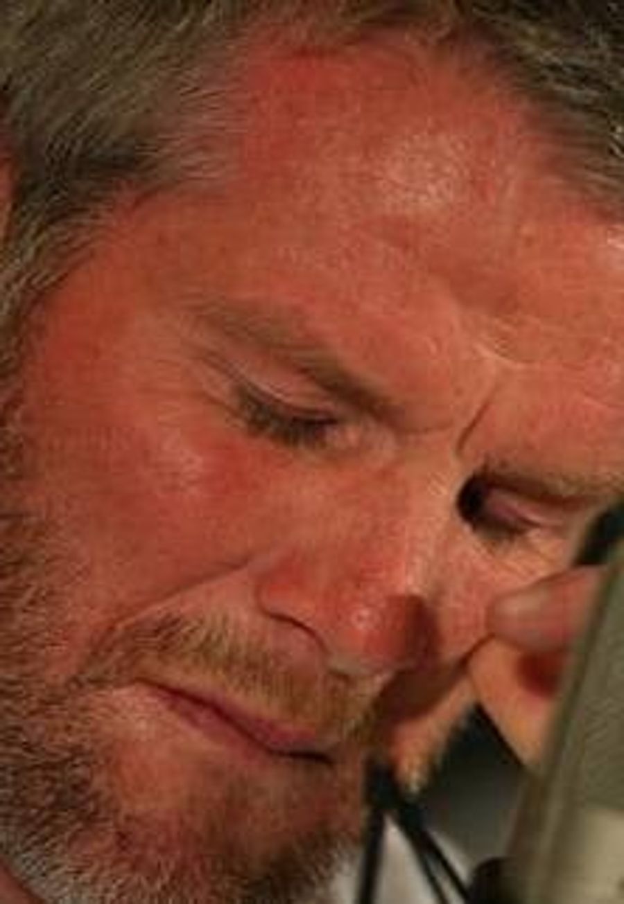 Sources: With Favre&#39;s Decision, ESPN Will Have To Turn Elsewhere For Worthless Scoops