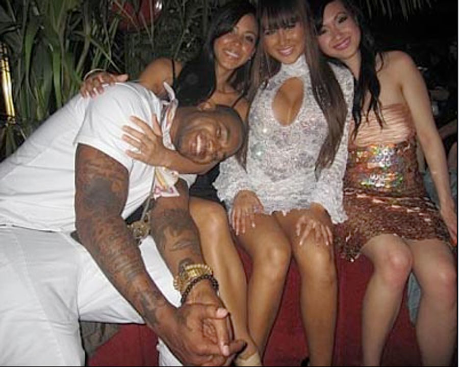Larry Johnson Spends Evening Out With Women At A Club And Does Not Assault Any Of Them