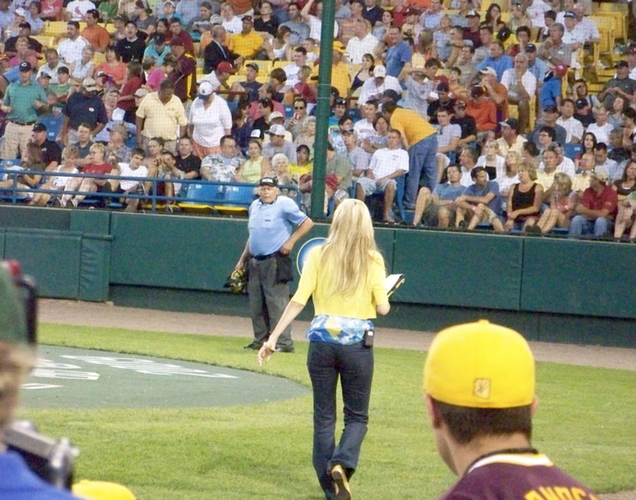 Erin Andrews Is Distracting Everyone At The College World Series