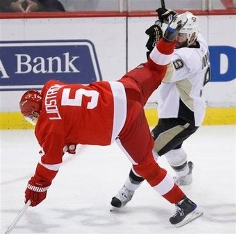 Nicklas Lidstrom&#39;s Busted Ballsack And Other Tales Of NHL Woe