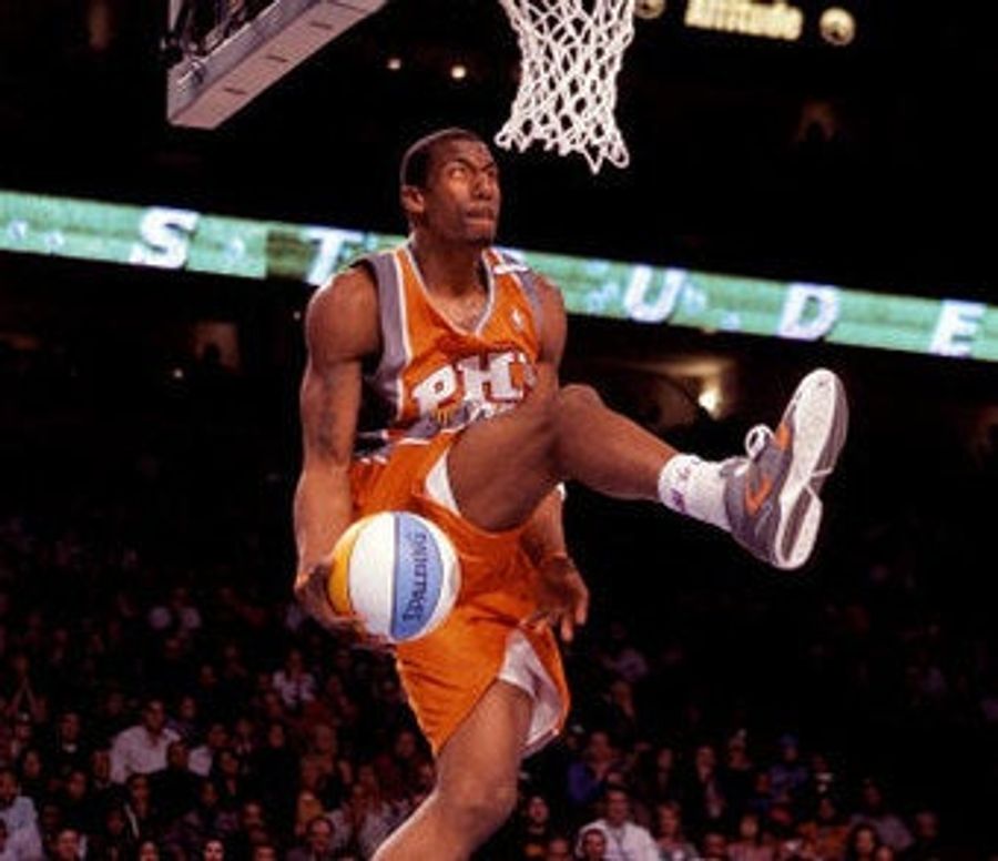Amar'e Stoudemire Needs An I ... Uh, Eye