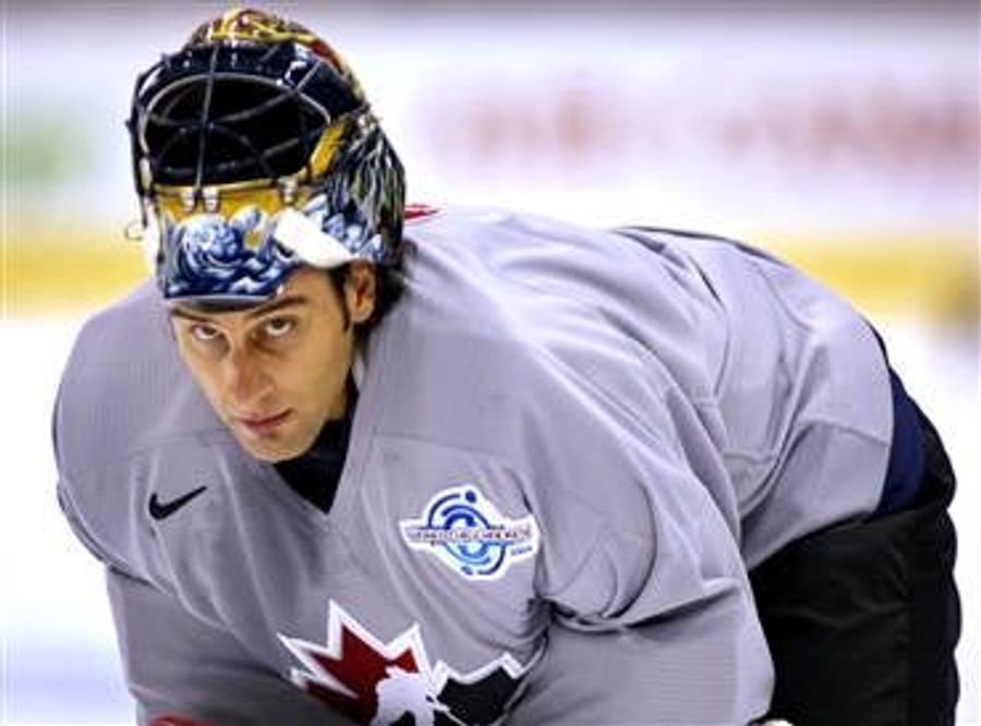 Joe Thornton Does His Best "Italian Soccer Teammate" Impression