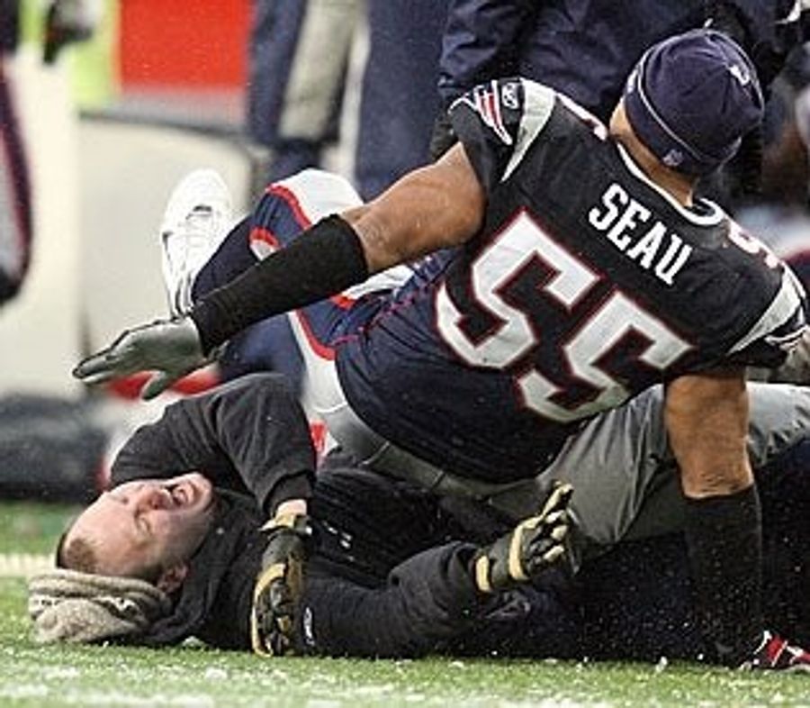 Junior Seau Is Not As Quick As He Used To Be