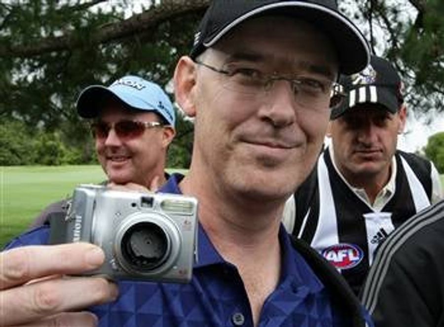 John Daly Gets All Smashy With Fan&#39;s Camera