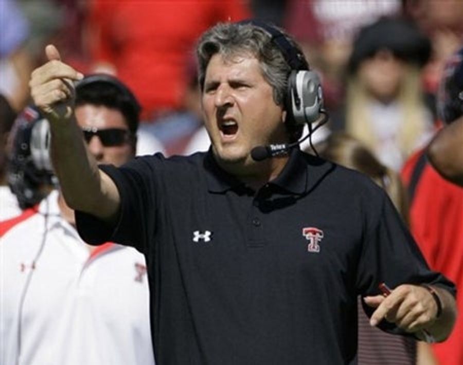 Mike Leach Mesmerized By UFO&#39;s, Barry Switzer Card Tricks
