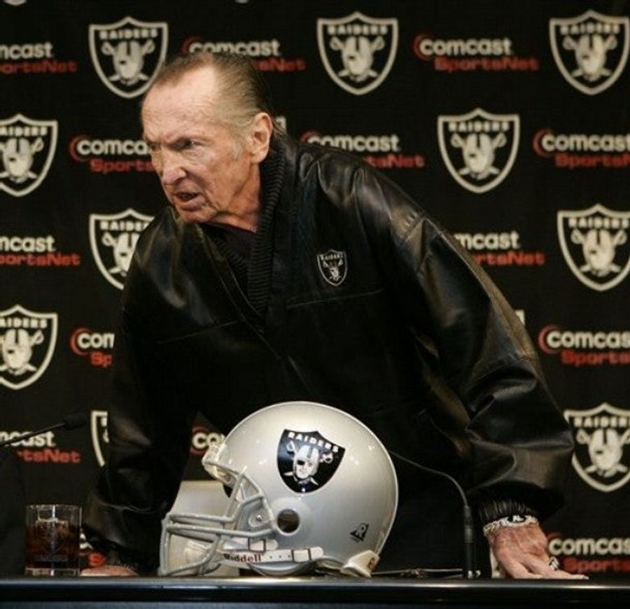 Al Davis Wants To Get A Few Things Off His Chest
