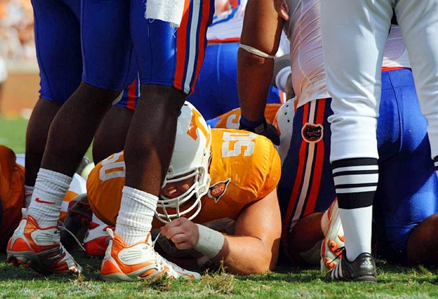 Fulmer Death Watch: Tennessee Can't Get Itself Untangled