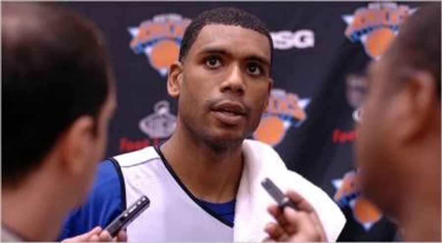 The Knicks Just Love Throwing Money At Allan Houston