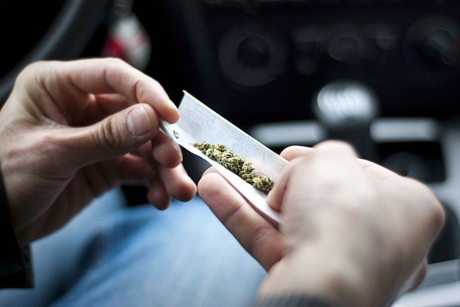 Using Weed To Pay For A Cab Ride In Front Of Cops Is Never A Good Idea