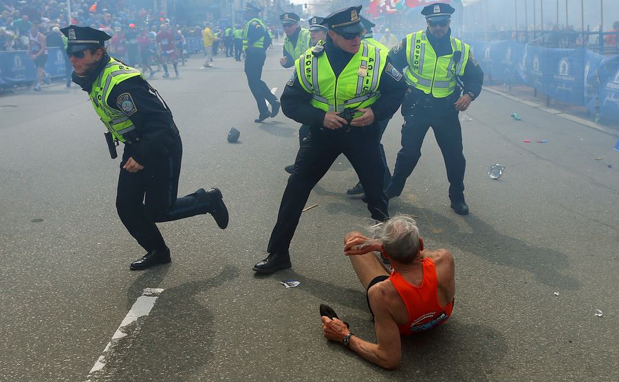 The 78-Year-Old Man In This Photo Got Up And Finished The Race