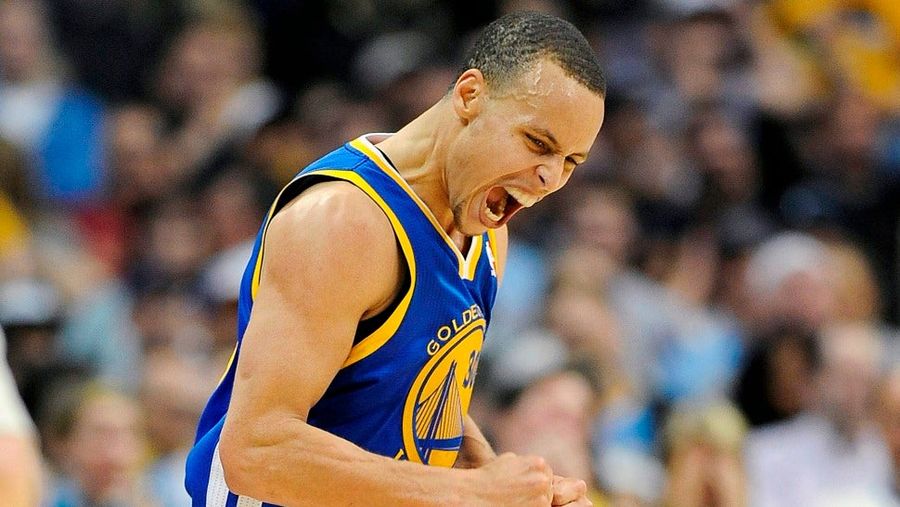 Stephen Curry Finally Makes His Playoff Splash