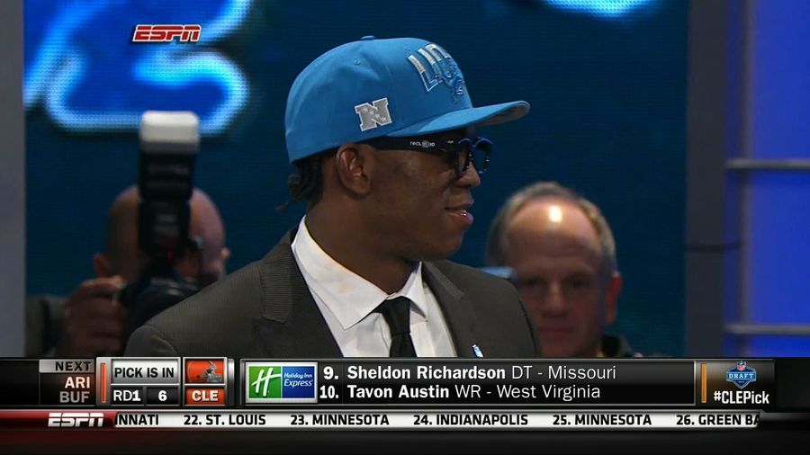 Ziggy Ansah Wore Broken 3D Glasses To The NFL Draft