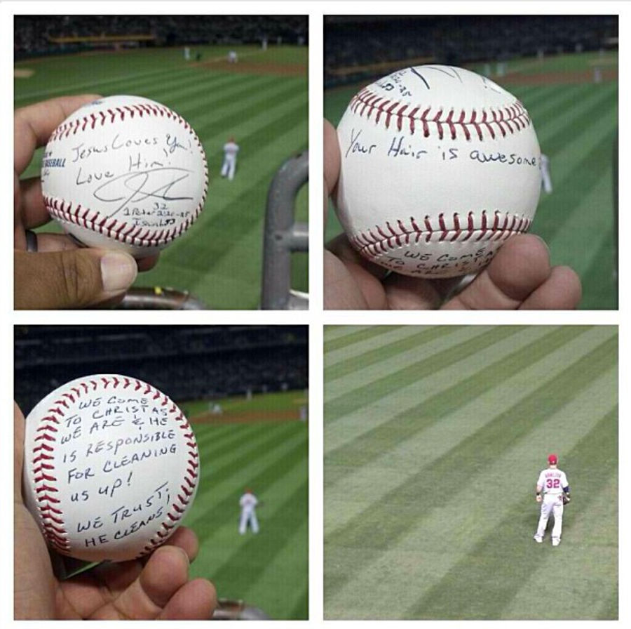 Josh Hamilton Gives Weird Autographs