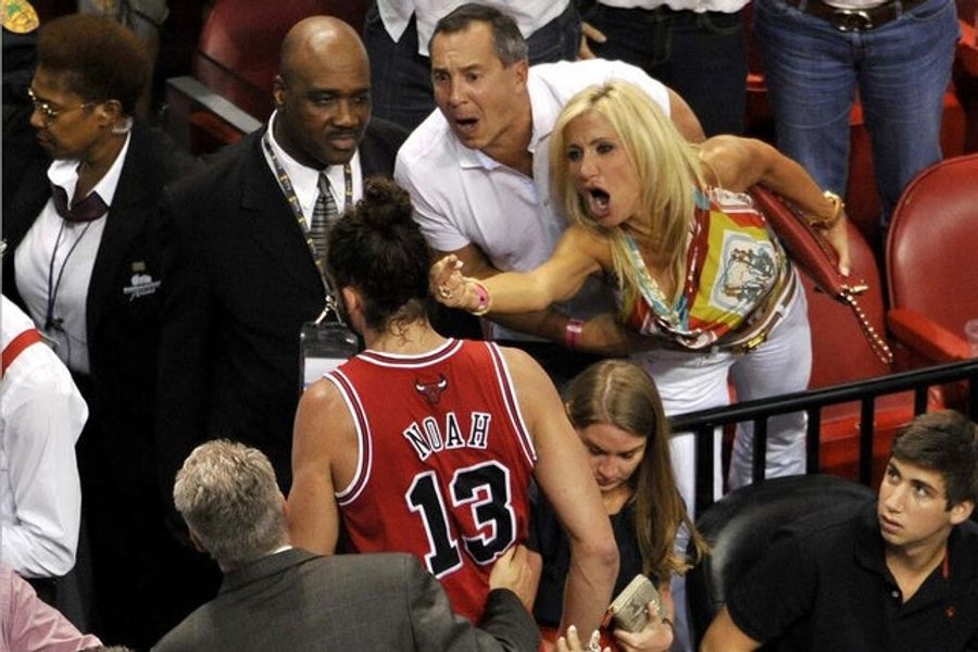 Roundup: Your Best Bird-Flipping Miami Fan Photoshop Contest Entries