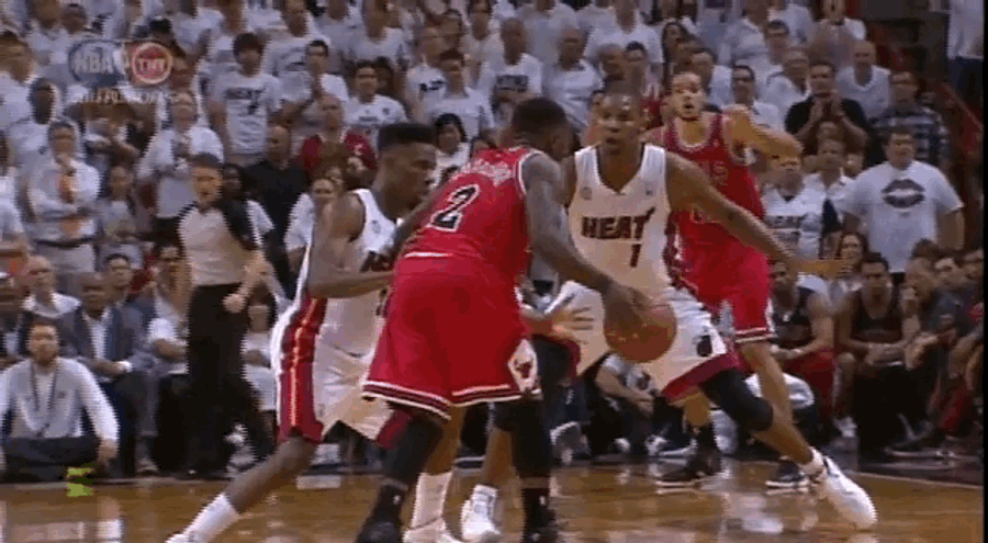 Nate Robinson Dribbles Through Chris Bosh&#39;s Legs