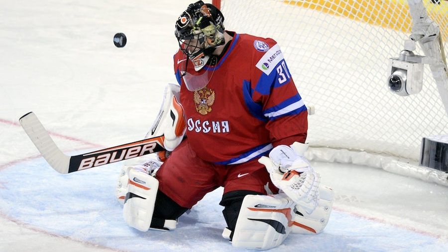 Ilya Bryzgalov Is Having A Grand Old Time Playing Angry Birds