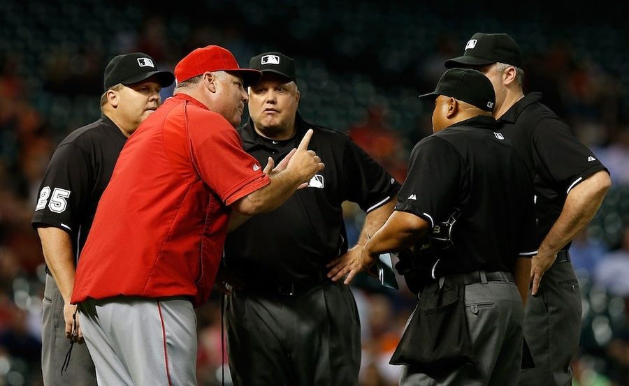 Umps Don't Give A Shit As Astros Make Illegal Pitching Change