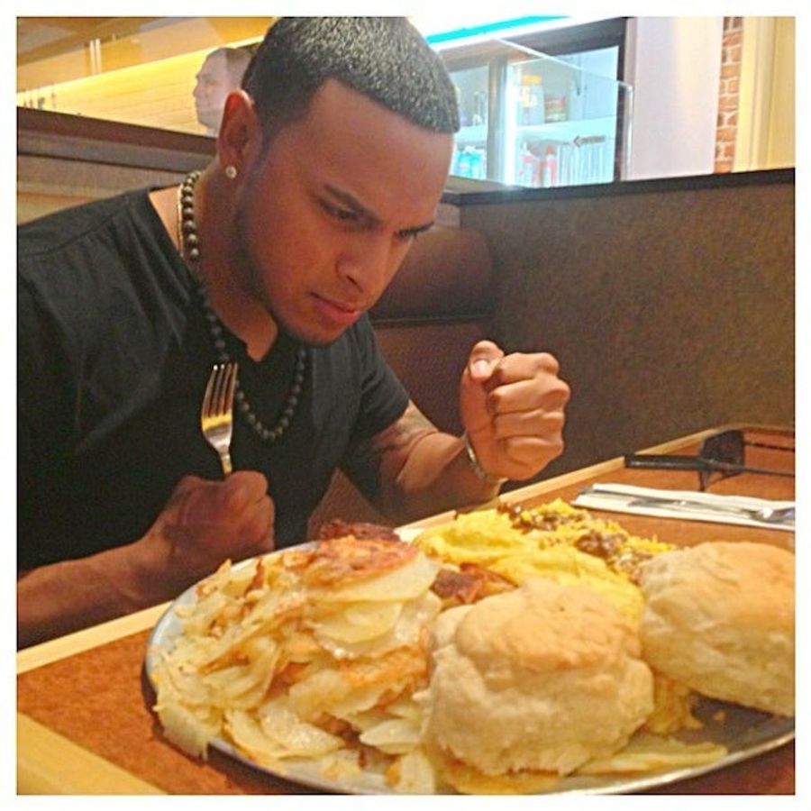 Marlins Reliever Tries To Eat Giant Omelet, Fails