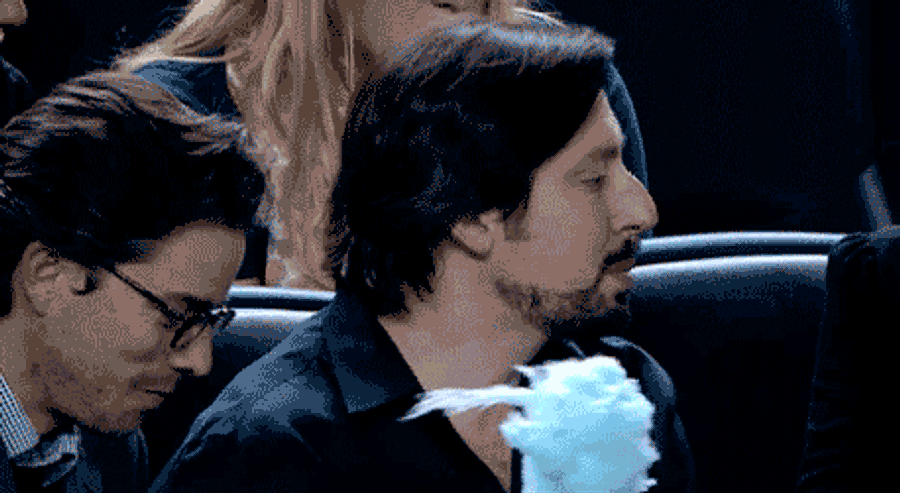 I Can&#39;t Stop Watching This Dude Eat Cotton Candy In Reverse