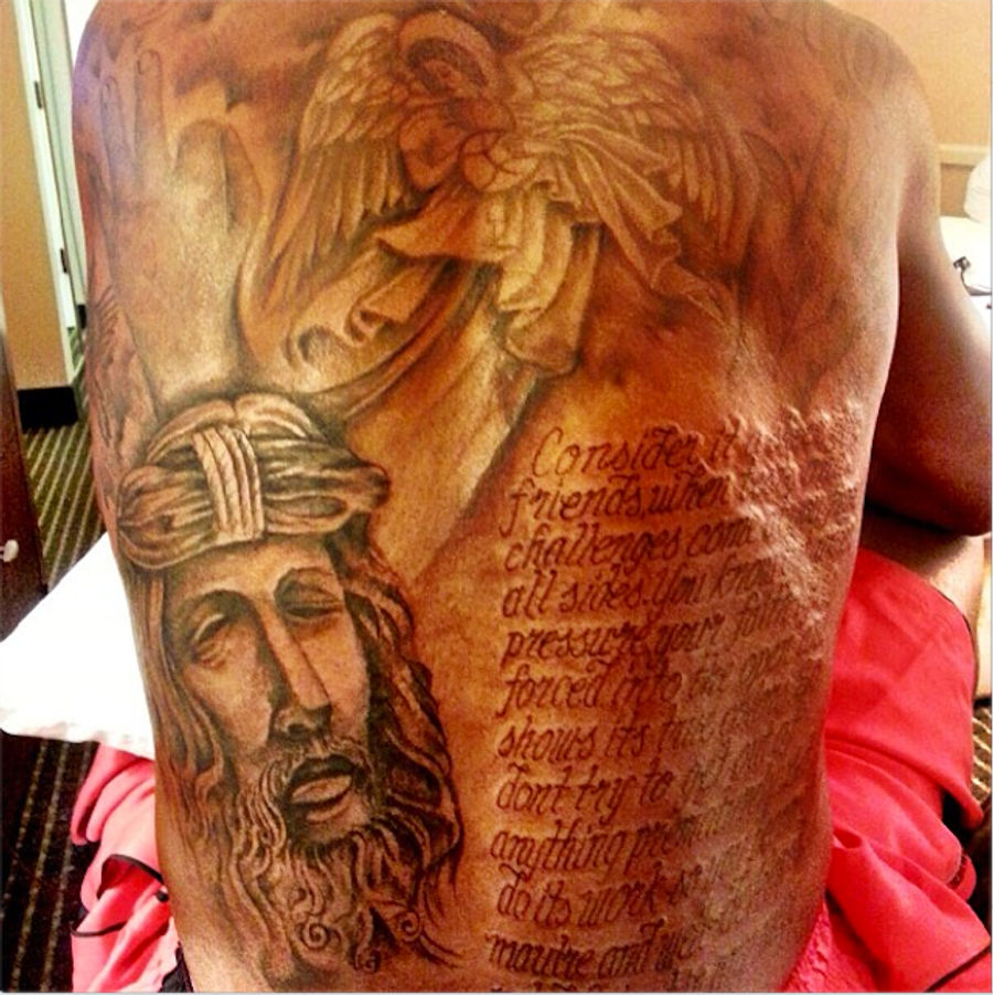 Kevin Durant&#39;s Back Tattoo Has A Misspelled Word In It