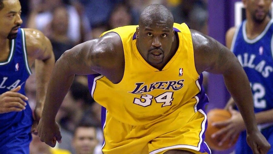 Phil Jackson Compares Shaquille O'Neal to Wilt Chamberlain