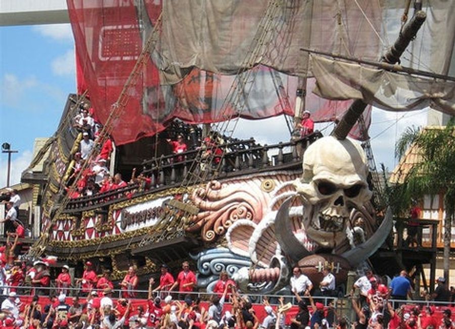 Bucs vs. Giants! Yar, They Blow!