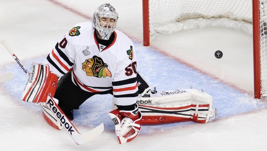 You Can Fit A Stanley Cup Through Corey Crawford&#39;s Glove Side
