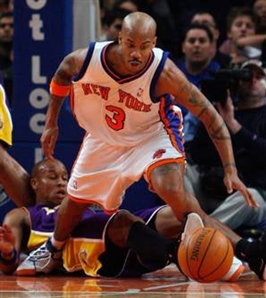 NBA Roundup: Knicks Beat Lakers As We All Wonder What To Do With NBA&#39;s Captain Bligh