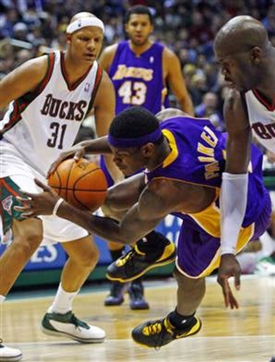 NBA Roundup: Forget About It Jake, It&#39;s Milwaukee