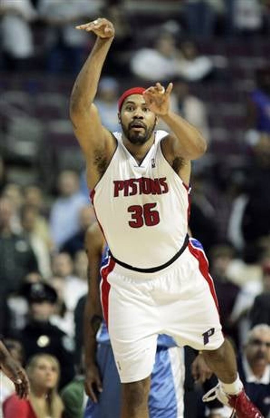 NBA Roundup: Bombs Away!