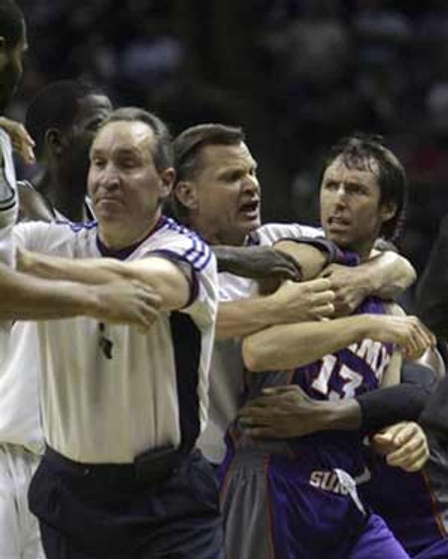 The Suns And Spurs Won't Stop Punching Each Other, And It's Awesome
