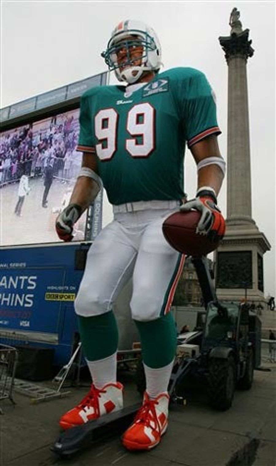 Jason Taylor Is Attacking London