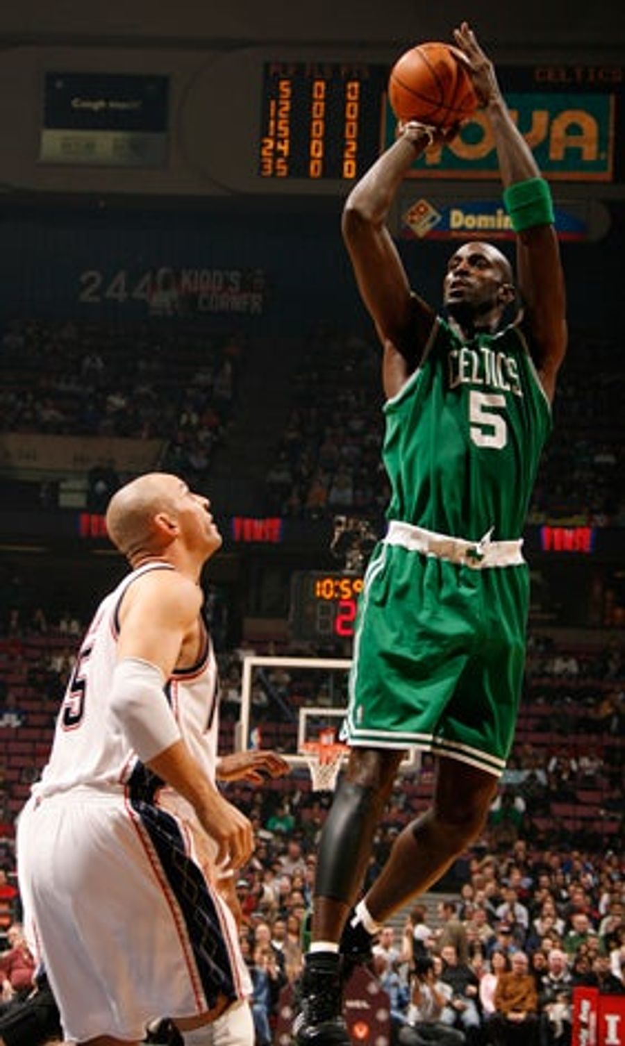 Kevin Garnett Doesn't Breathe, He Holds Air Hostage