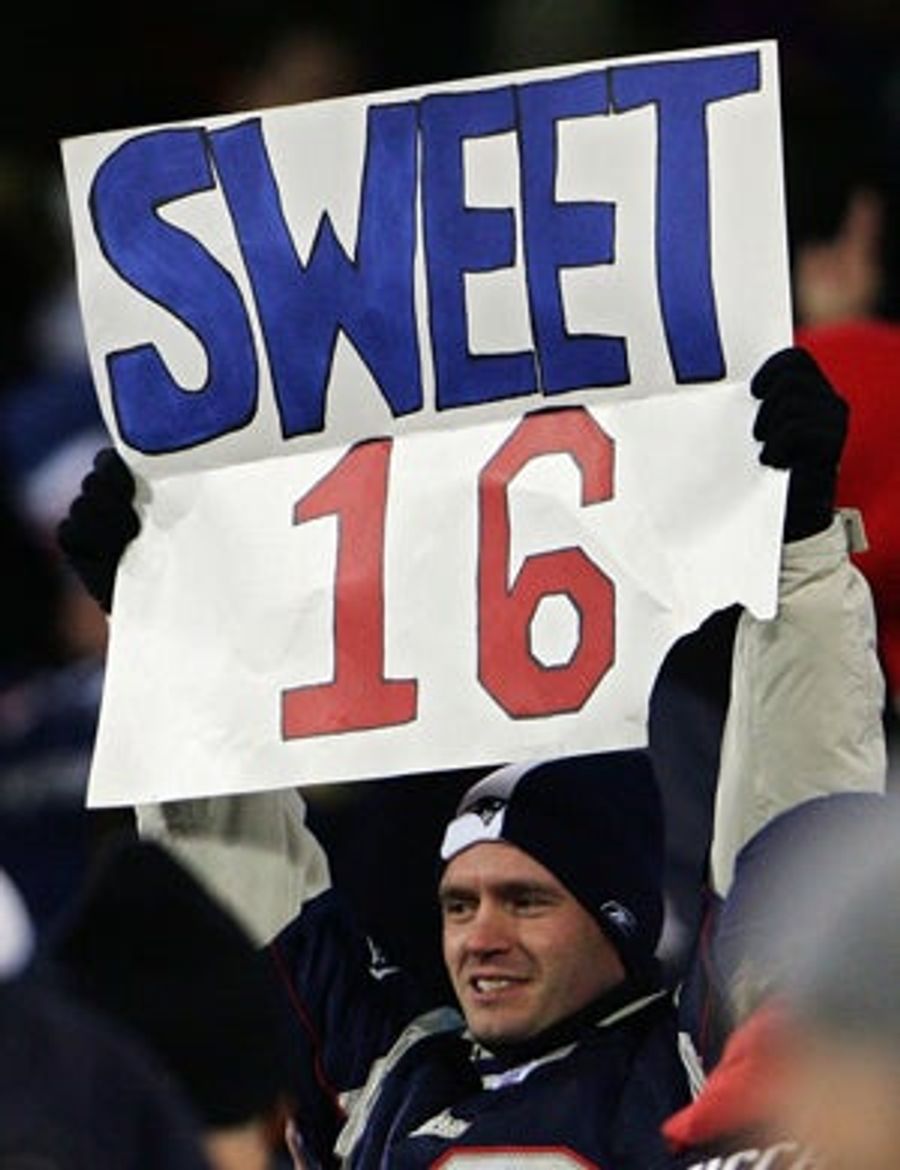 NFL Roundup: The Perfect Pats