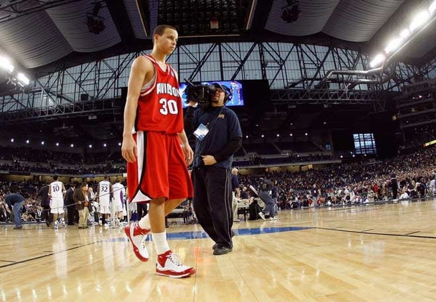 Davidson Breaks Their Own Hearts