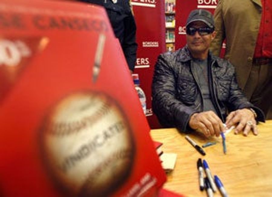 We&#39;ve Secretly Switched Canseco&#39;s Coffee With Mind Control Serum, Let&#39;s See If He Notices