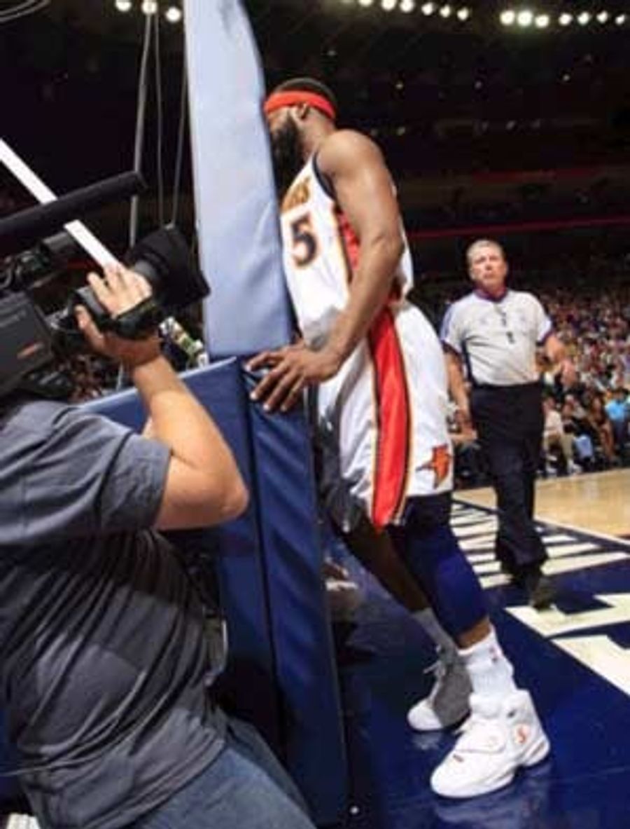 Epic Fail In Oakland (And Dirk Is A Space Monster!)