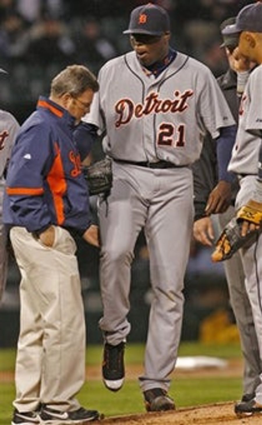 Dontrelle Is Injured, Fat