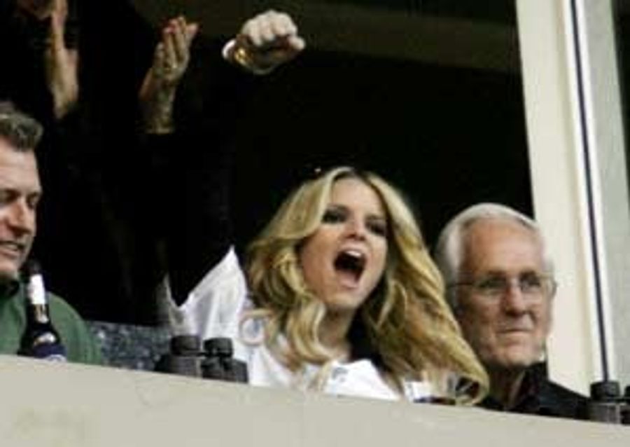 Tony Romo Gambles Like He&#39;s Still In Charleston, Ill.