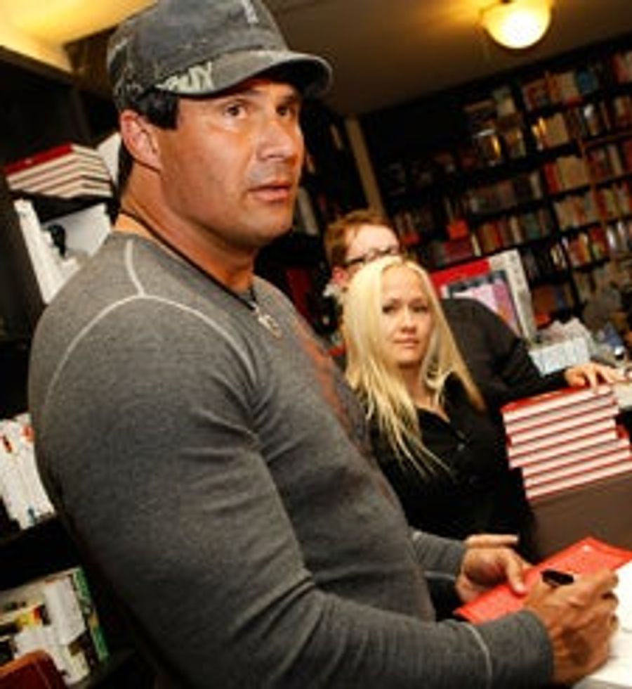 Jose Canseco Would Like To Tussle With Athletic-Types