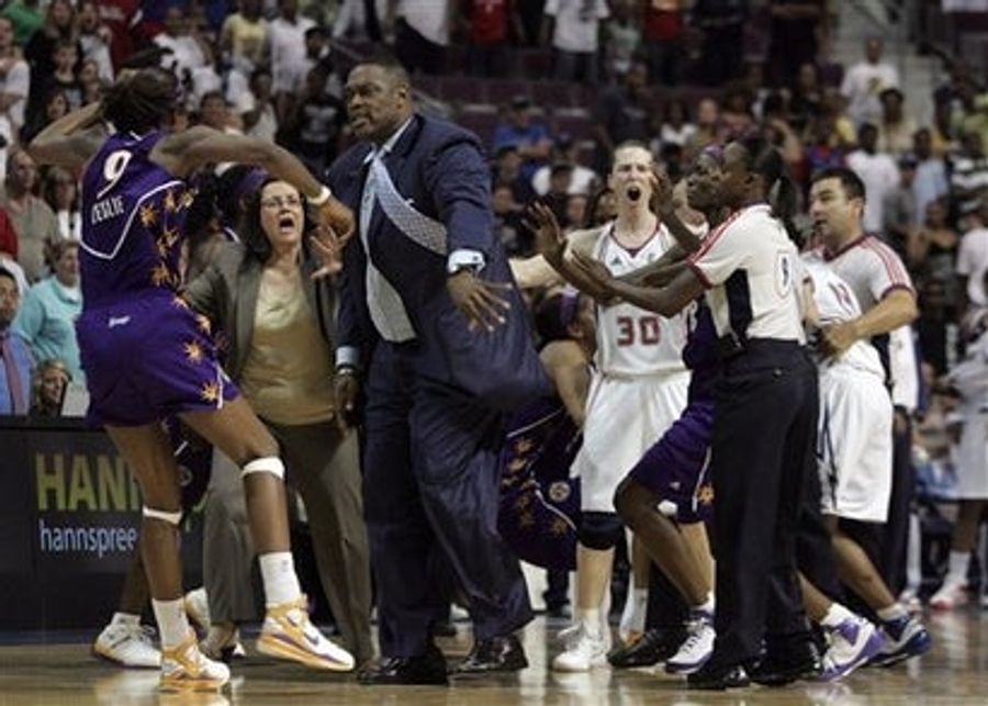 Rick Mahorn Gets Suspended For "Peacemaking"