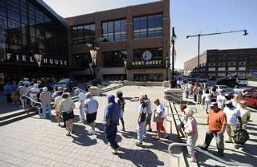 Colts Fans Scalping Tickets to Free Tour of New Lucas-Oil Stadium