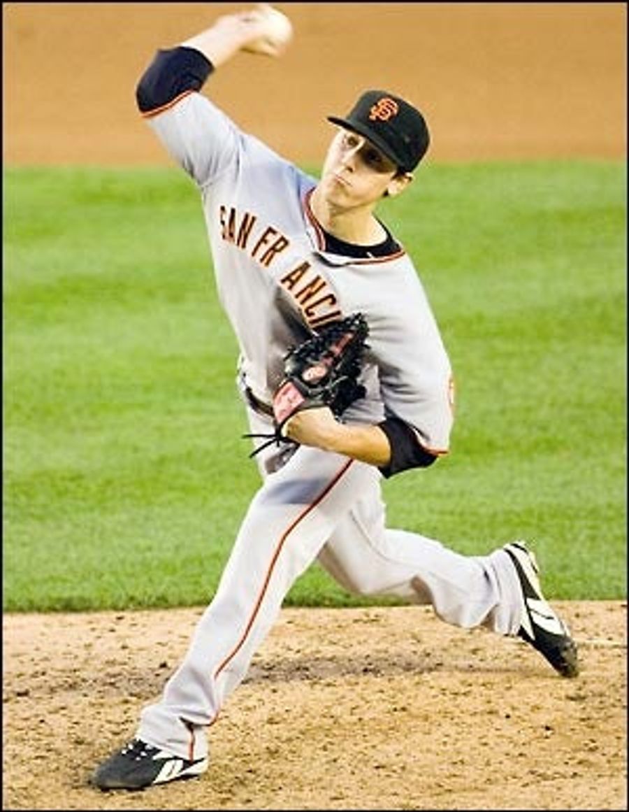 Tim Lincecum Being Tended To By Paramedics In NYC Hotel?