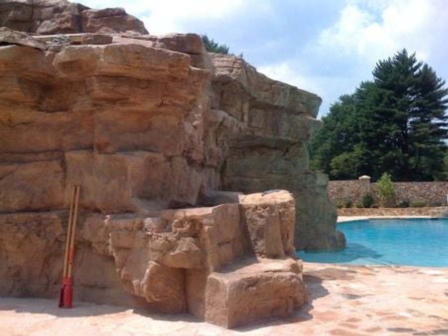 Gilbert Arenas's $1 Million Pool Is Nicer Than Yours