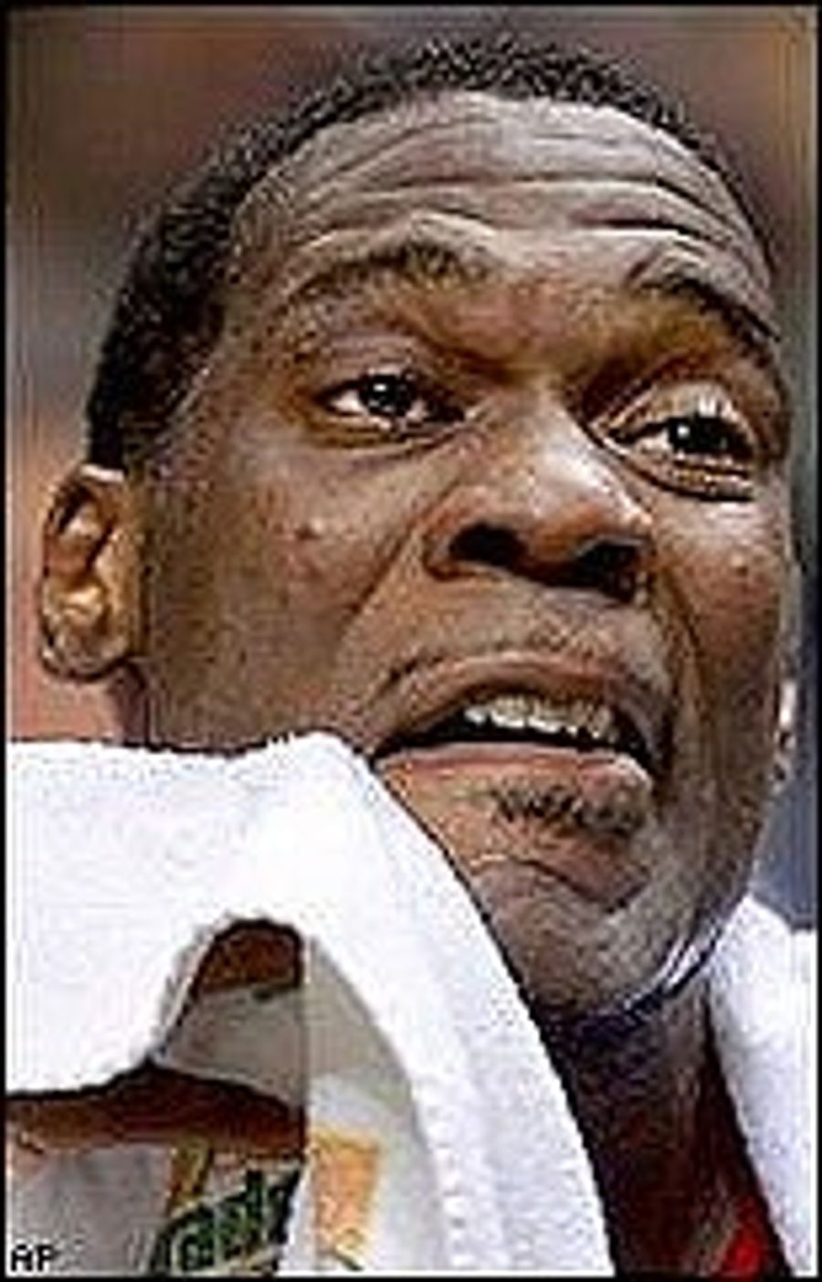 Shawn Kemp Cashing in On Rising Euro; Has Offer From Team in Italy