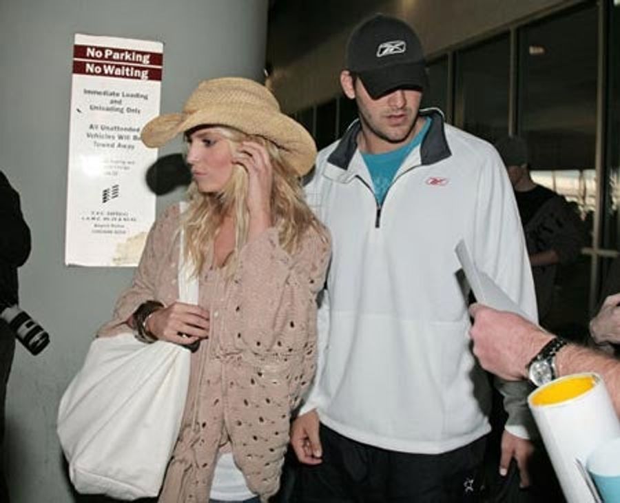 Morning Blogdome: Jessica Simpson On Tony Romo And The Art Of The Dutch Oven