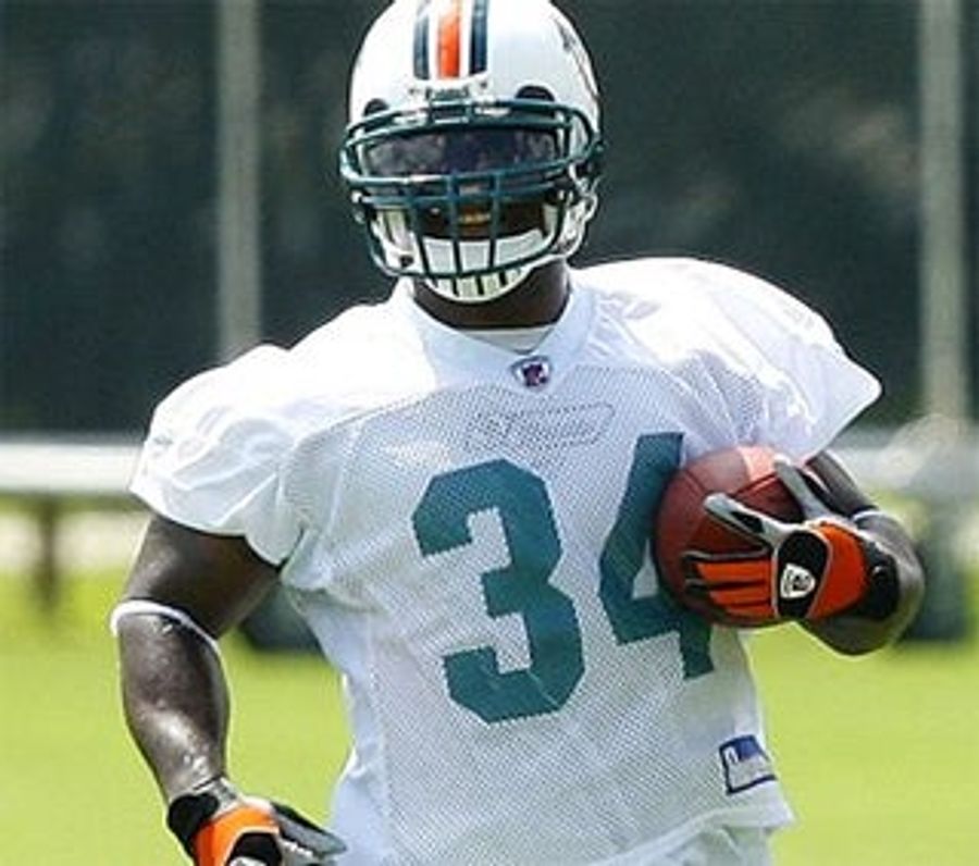 Ricky Williams Gets High...er Salary, 1-Year Extension